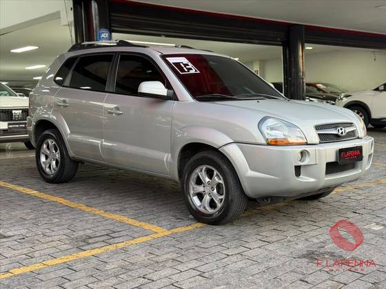 HYUNDAI TUCSON 2.0 MPFI GLS 16V 143CV 2WD FLEX 4P AUTOMÁTICO HYUNDAI TUCSON 2.0 MPFI GLS 16V 143CV 2WD FLEX 4P AUTOMÁTICO